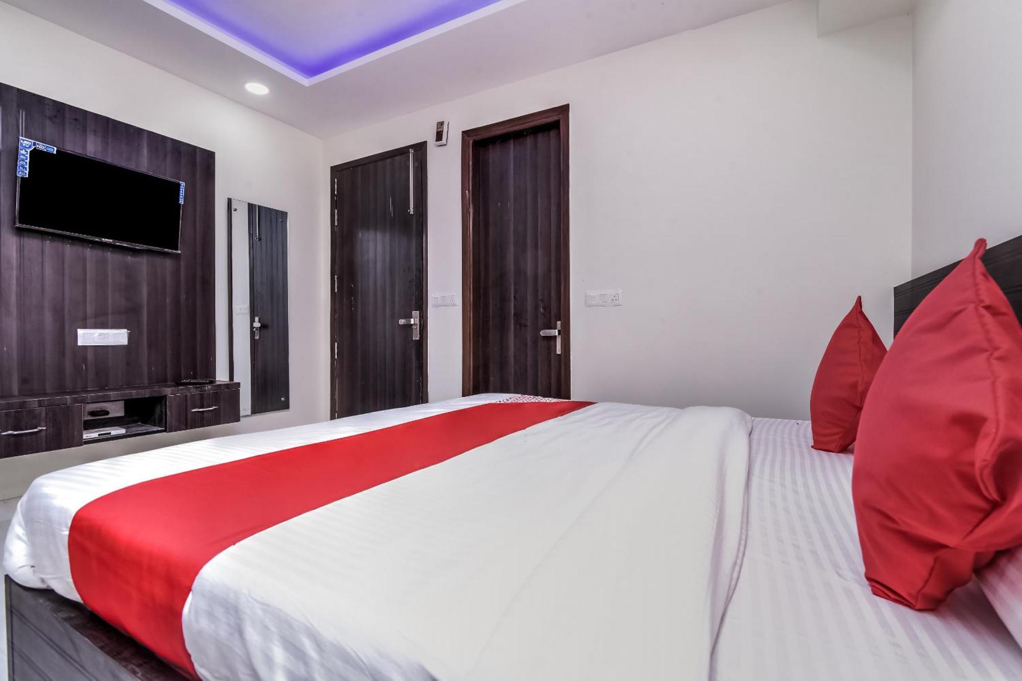 Hotel Aerostar Gold - Opposite Max Healthcare Delhi (National Capital Territory of India) Exterior foto
