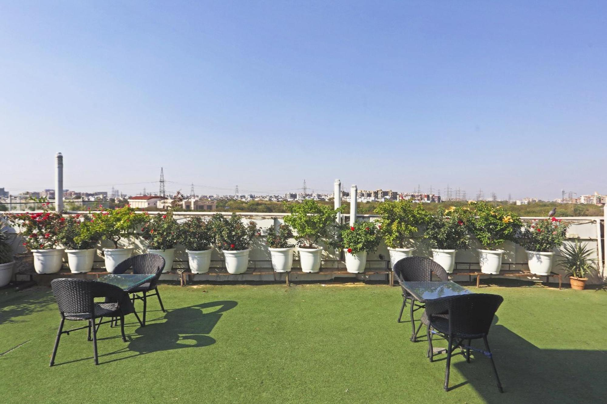 Hotel Aerostar Gold - Opposite Max Healthcare Delhi (National Capital Territory of India) Exterior foto