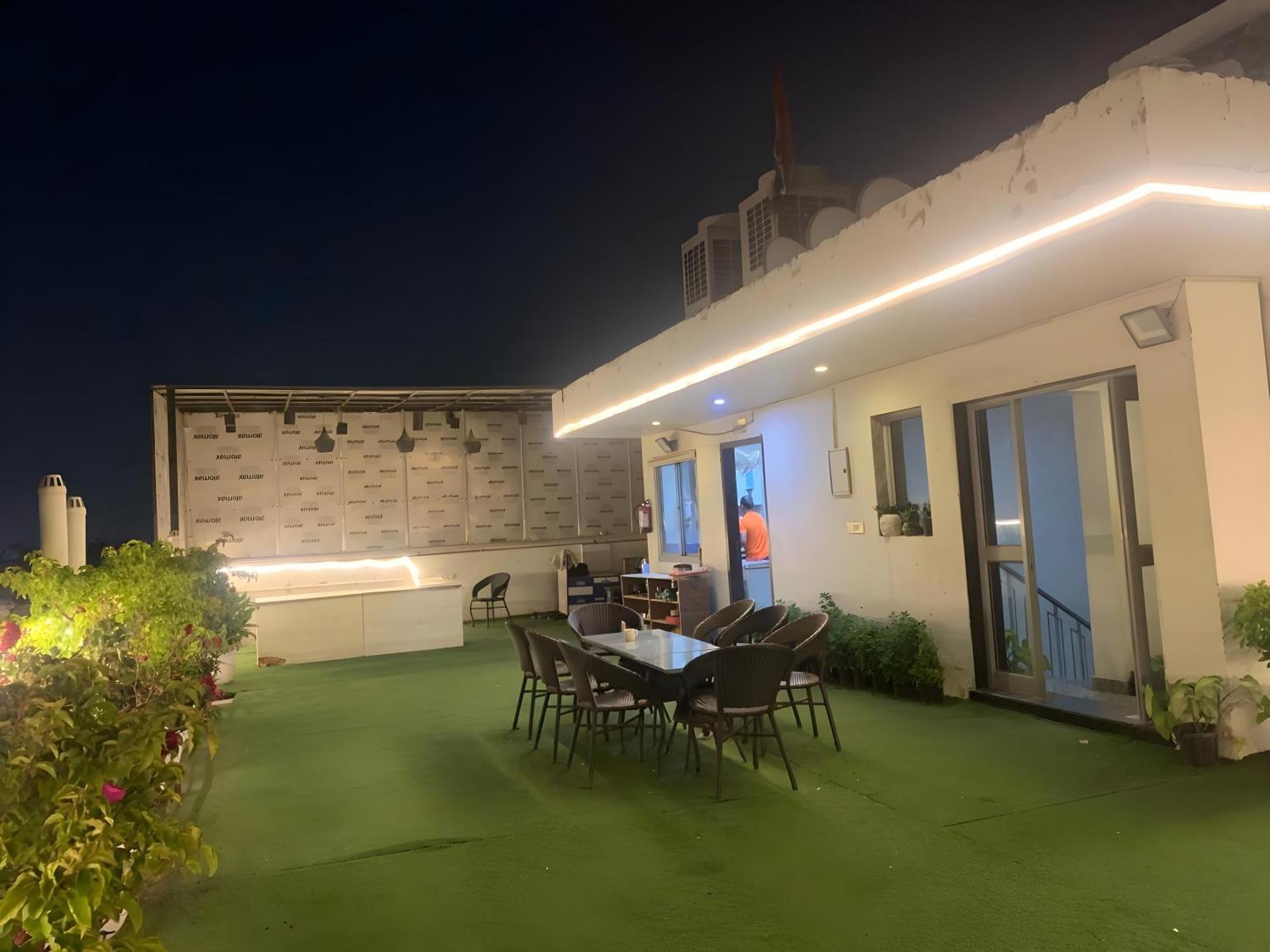 Hotel Aerostar Gold - Opposite Max Healthcare Delhi (National Capital Territory of India) Exterior foto