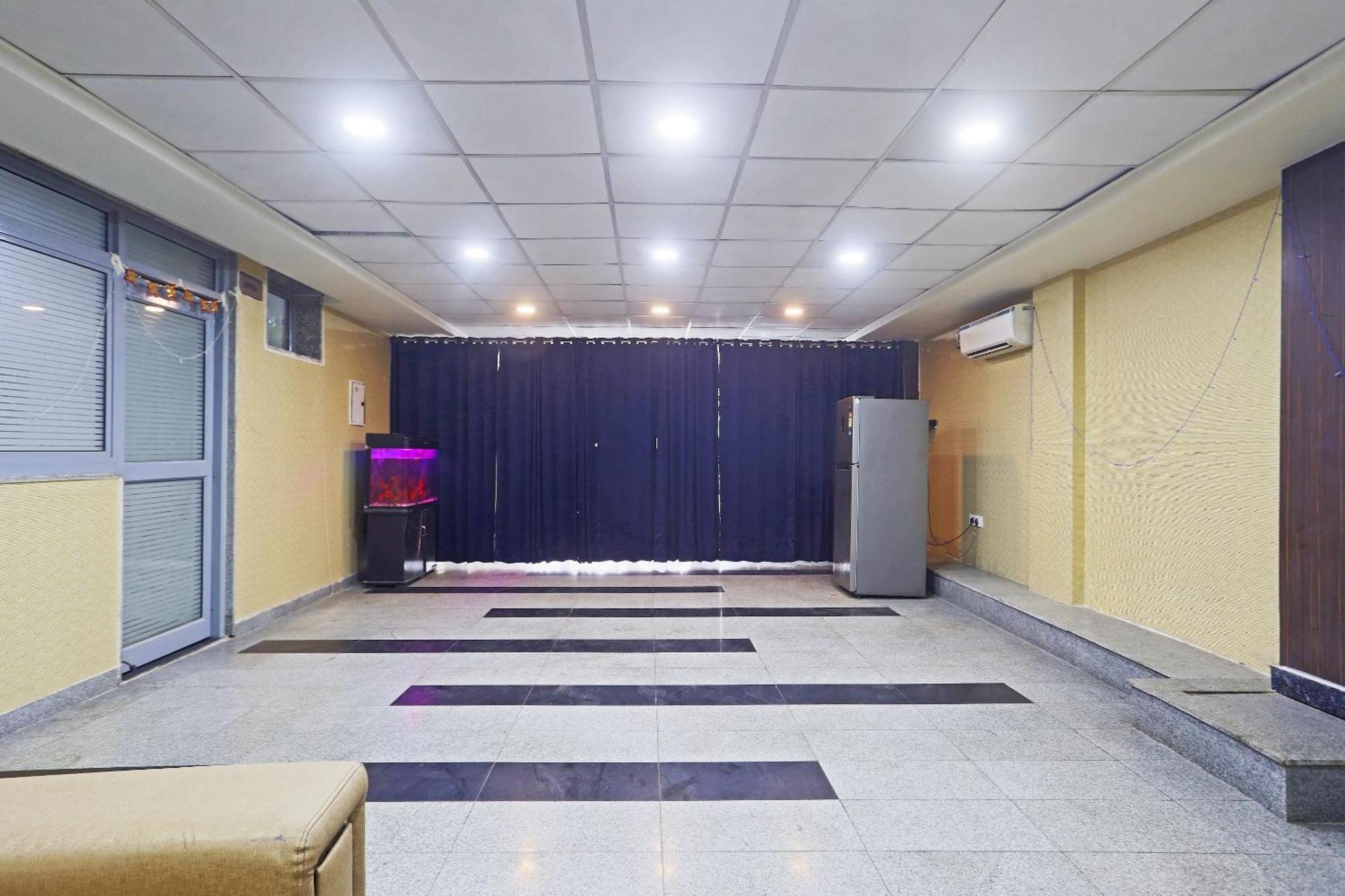 Hotel Aerostar Gold - Opposite Max Healthcare Delhi (National Capital Territory of India) Exterior foto