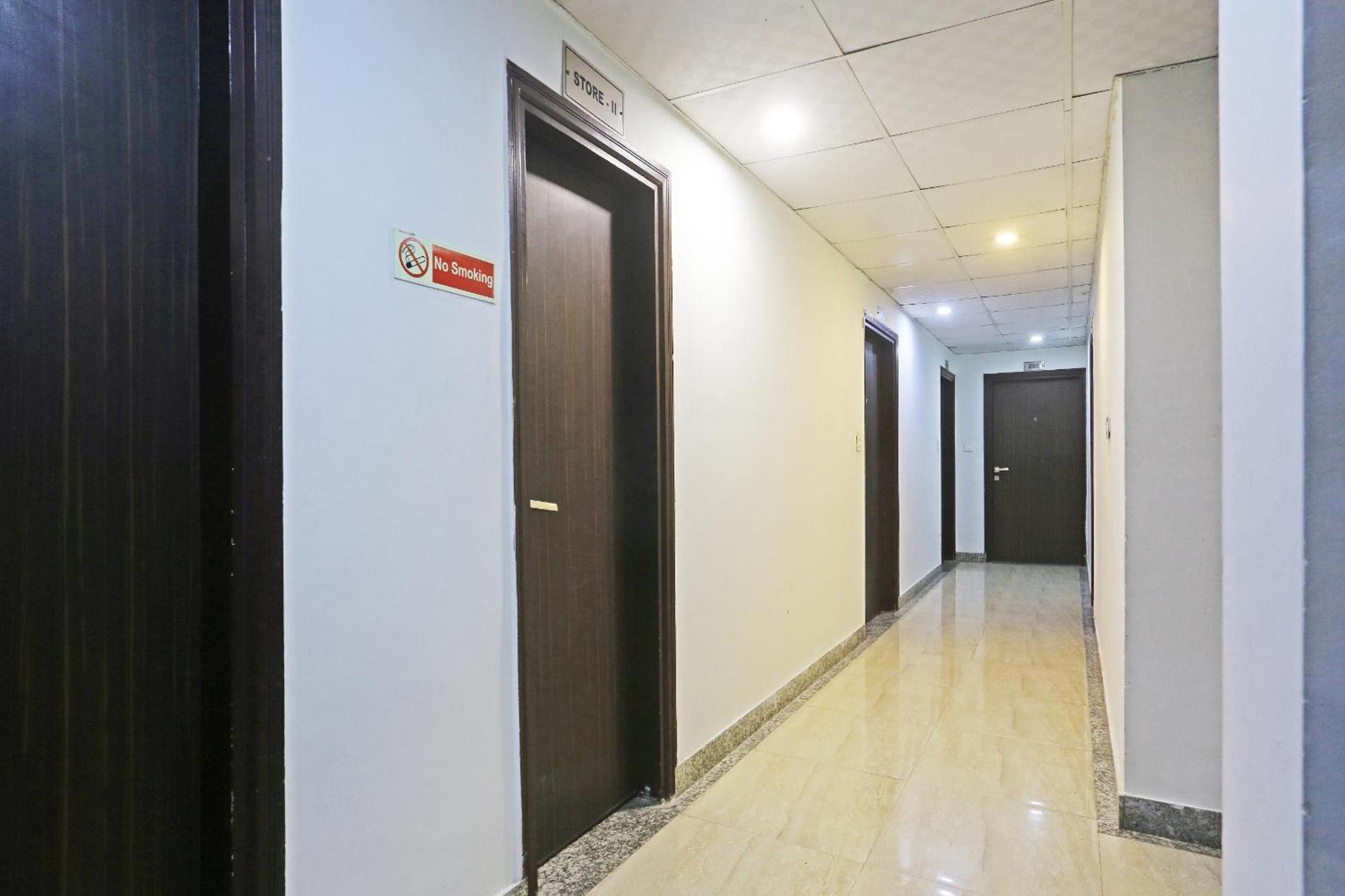 Hotel Aerostar Gold - Opposite Max Healthcare Delhi (National Capital Territory of India) Exterior foto