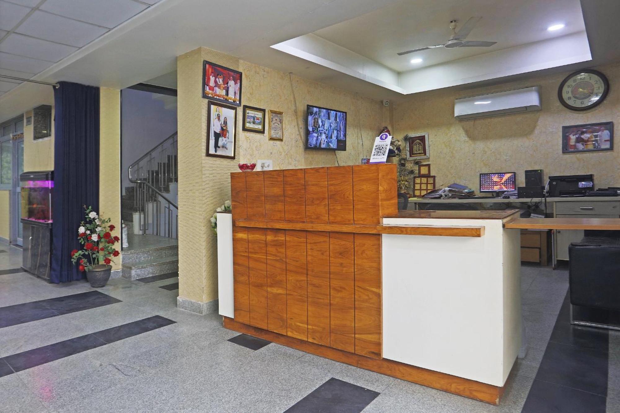 Hotel Aerostar Gold - Opposite Max Healthcare Delhi (National Capital Territory of India) Exterior foto