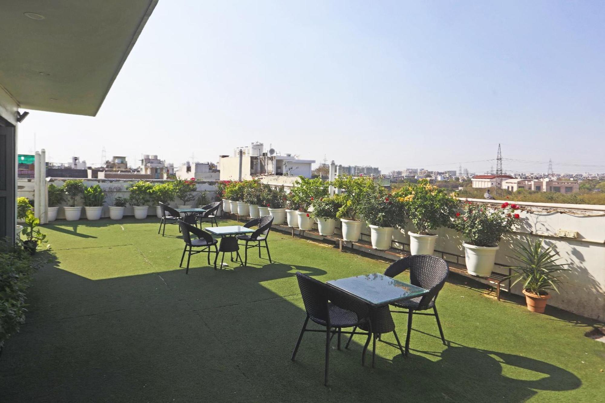 Hotel Aerostar Gold - Opposite Max Healthcare Delhi (National Capital Territory of India) Exterior foto