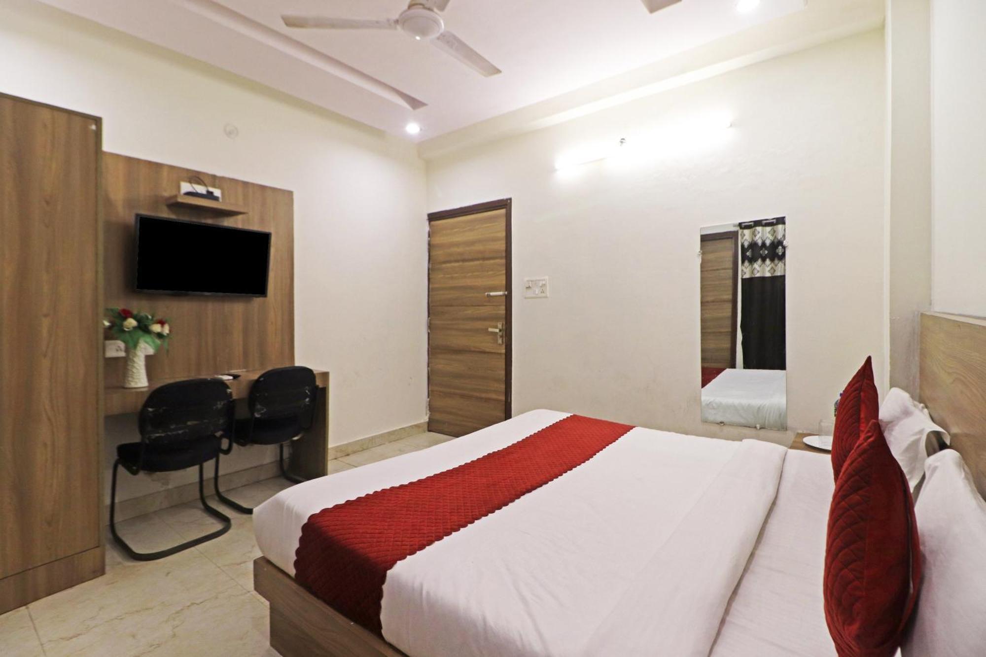 Hotel Aerostar Gold - Opposite Max Healthcare Delhi (National Capital Territory of India) Exterior foto
