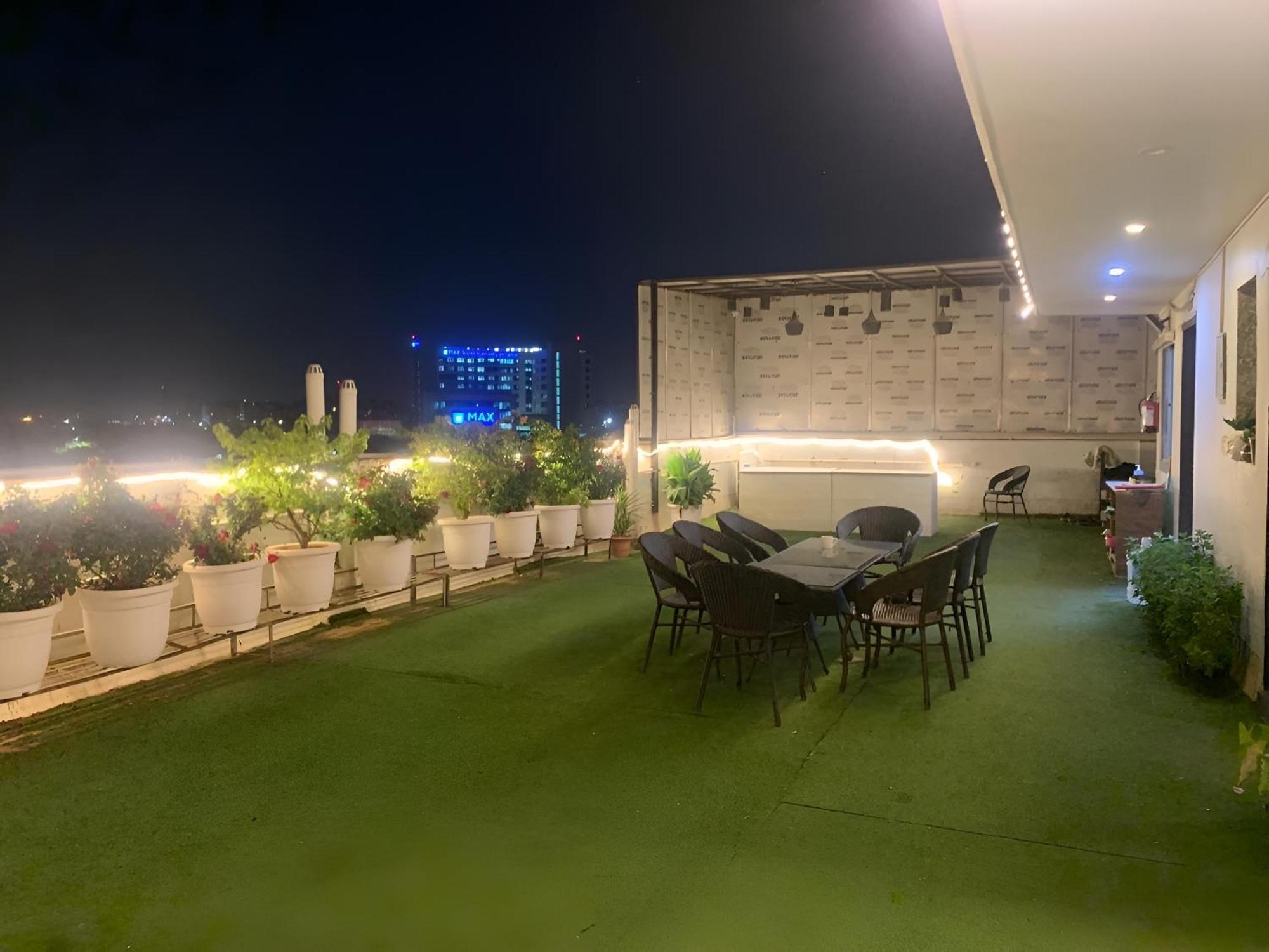 Hotel Aerostar Gold - Opposite Max Healthcare Delhi (National Capital Territory of India) Exterior foto