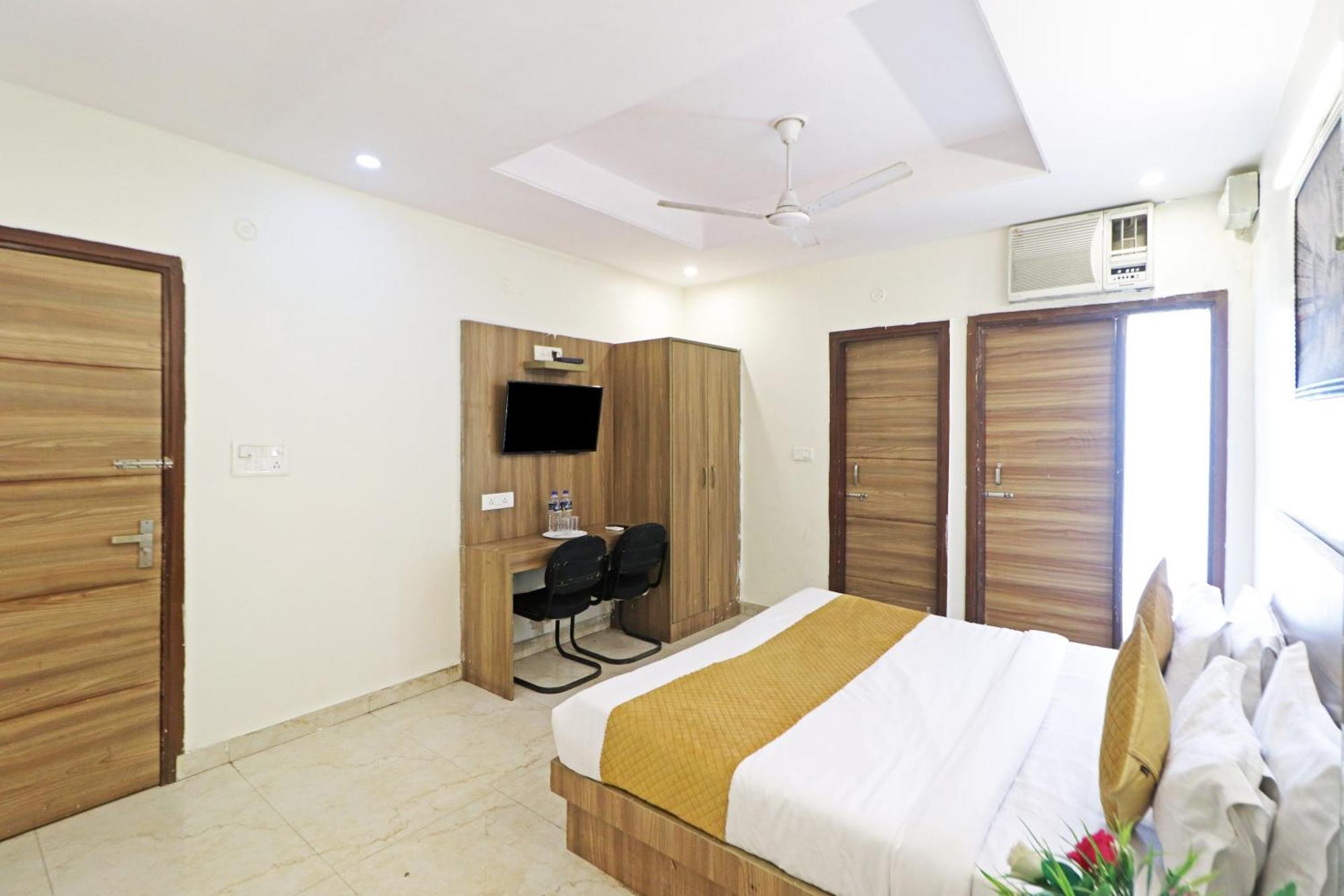 Hotel Aerostar Gold - Opposite Max Healthcare Delhi (National Capital Territory of India) Exterior foto