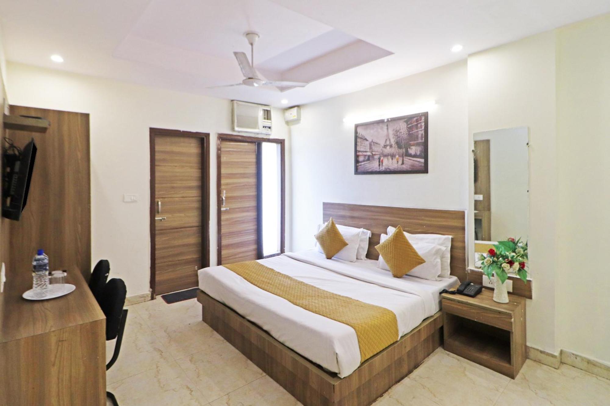 Hotel Aerostar Gold - Opposite Max Healthcare Delhi (National Capital Territory of India) Exterior foto