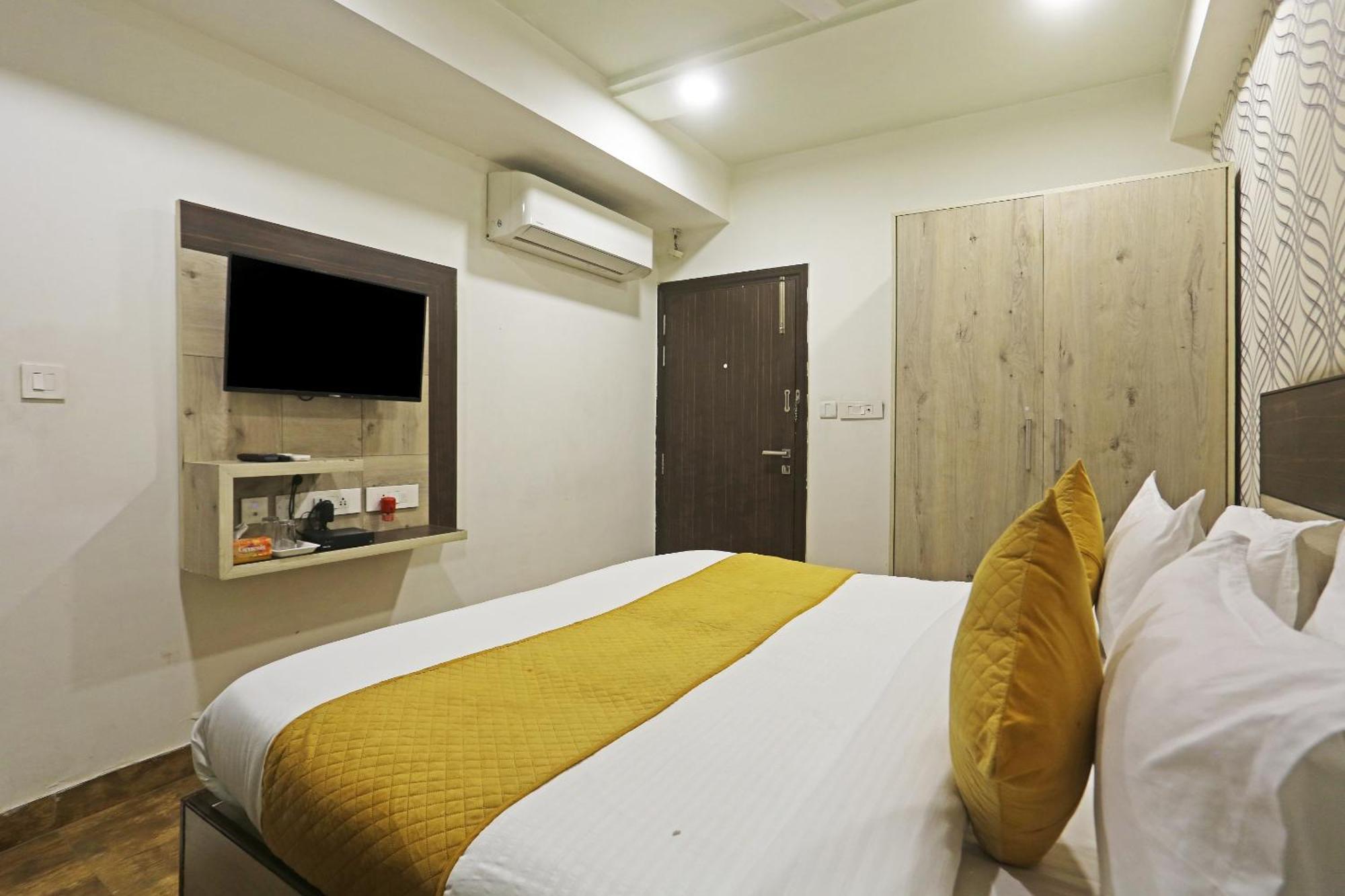 Hotel Aerostar Gold - Opposite Max Healthcare Delhi (National Capital Territory of India) Exterior foto