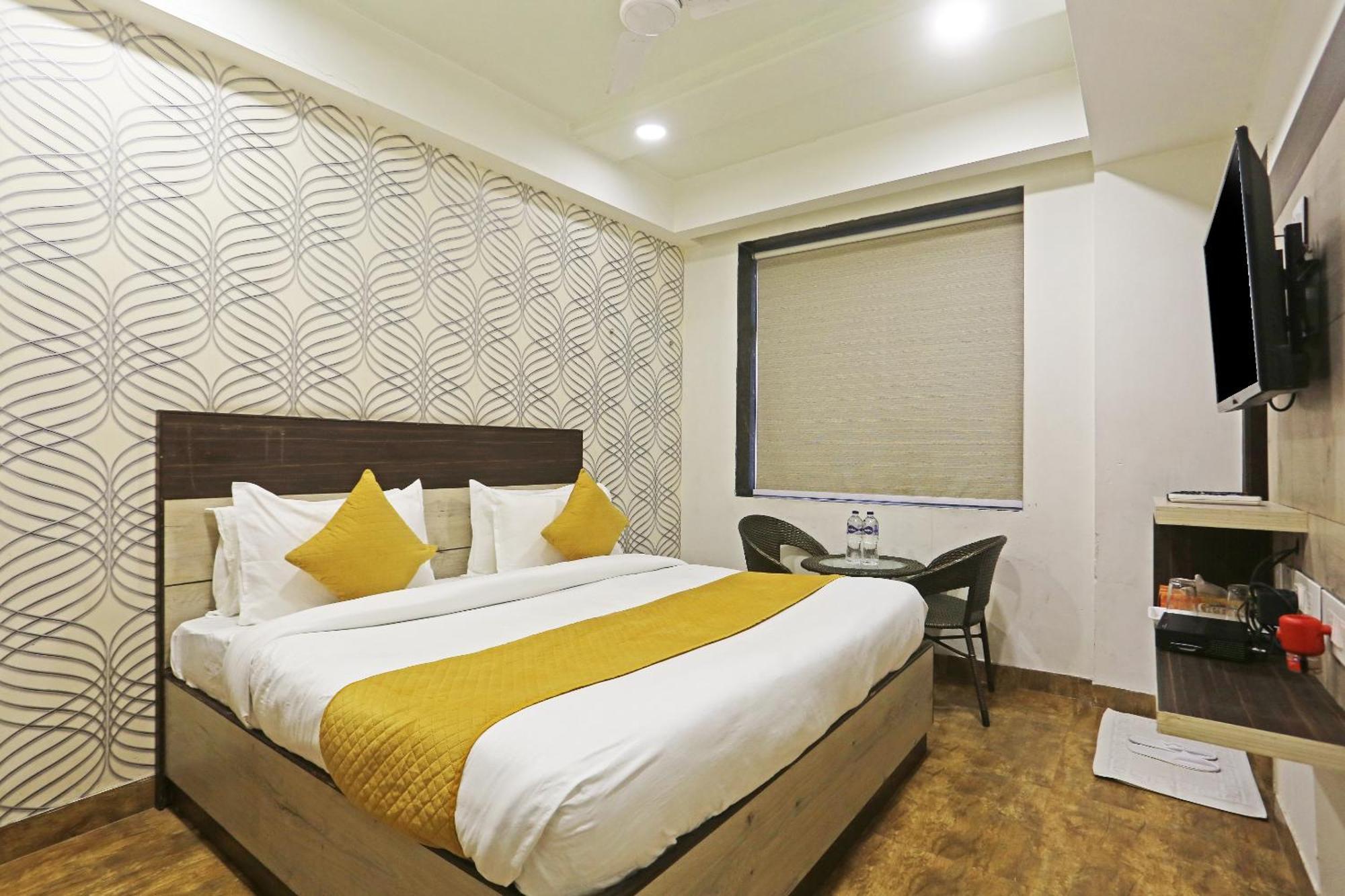 Hotel Aerostar Gold - Opposite Max Healthcare Delhi (National Capital Territory of India) Exterior foto
